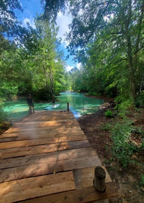 Waterfront Treehouse In A Magical Forest Waller Buitenkant foto