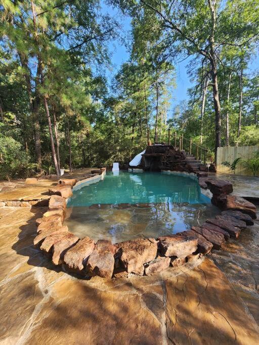 Waterfront Treehouse In A Magical Forest Waller Buitenkant foto